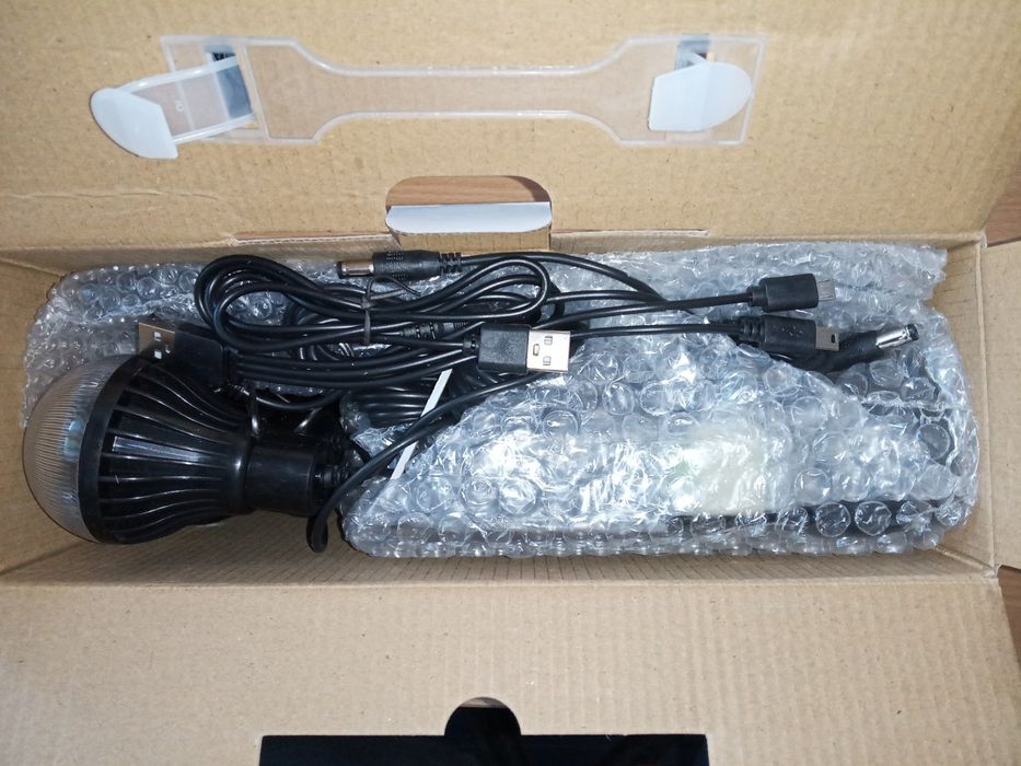 Багатофункціональний ліхтар повербанк на сонячній панелі з 3 лампочкам