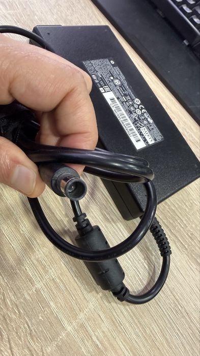 Carregador Original HP 150W.