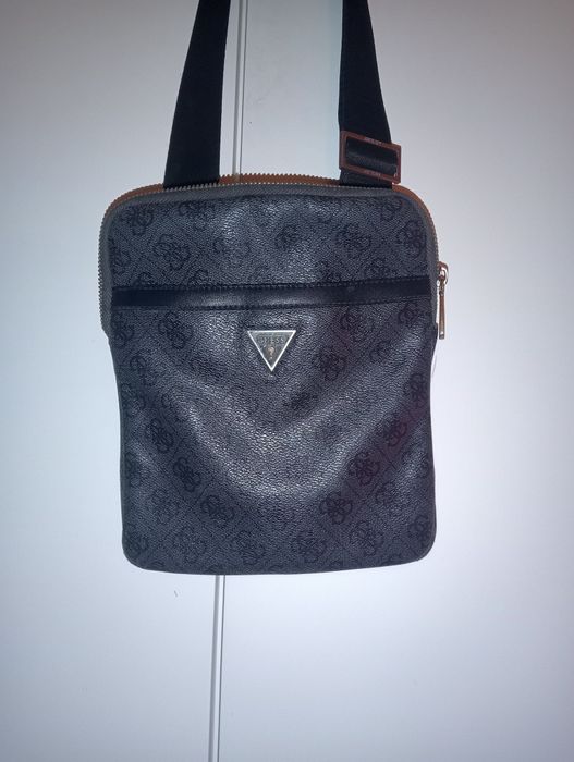 Bolsa atiracol Guess