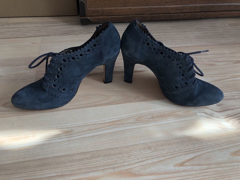 Botki clarks na obcasie