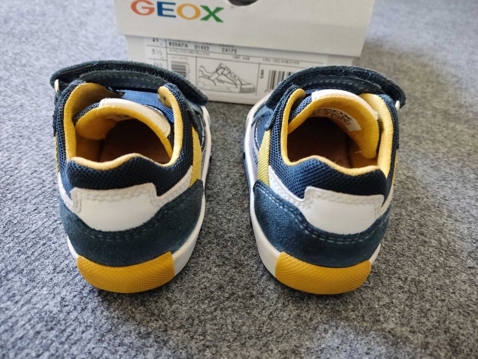 Sapatilhas Geox tamanho 21