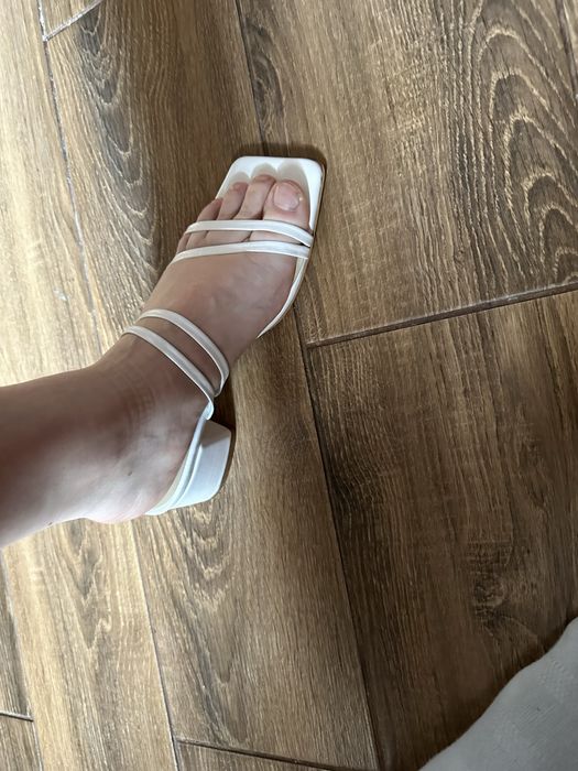 Літні босоніжки 39 р, нові.