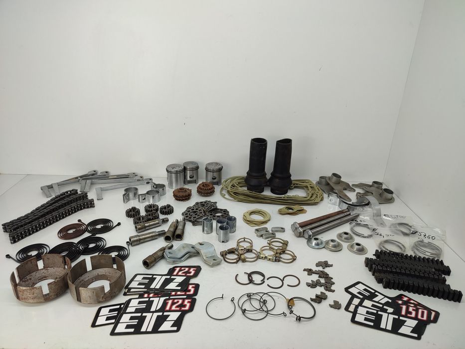 Fabrycznie nowe części DDR MZ ETZ 150 125
