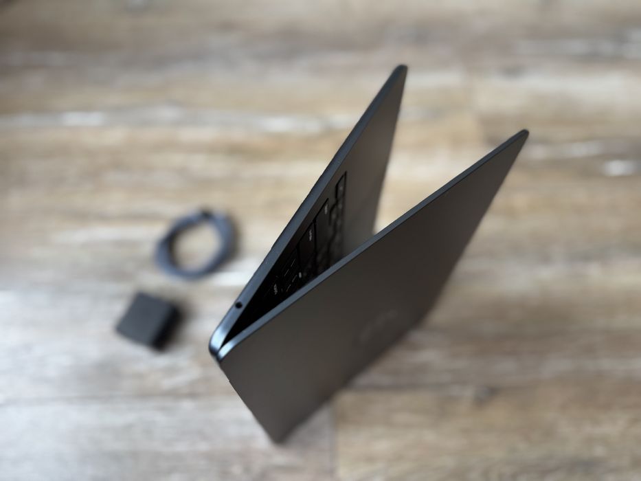 Apple Macbook Air M2 8gb ssd 250gb - акумулятор 100%