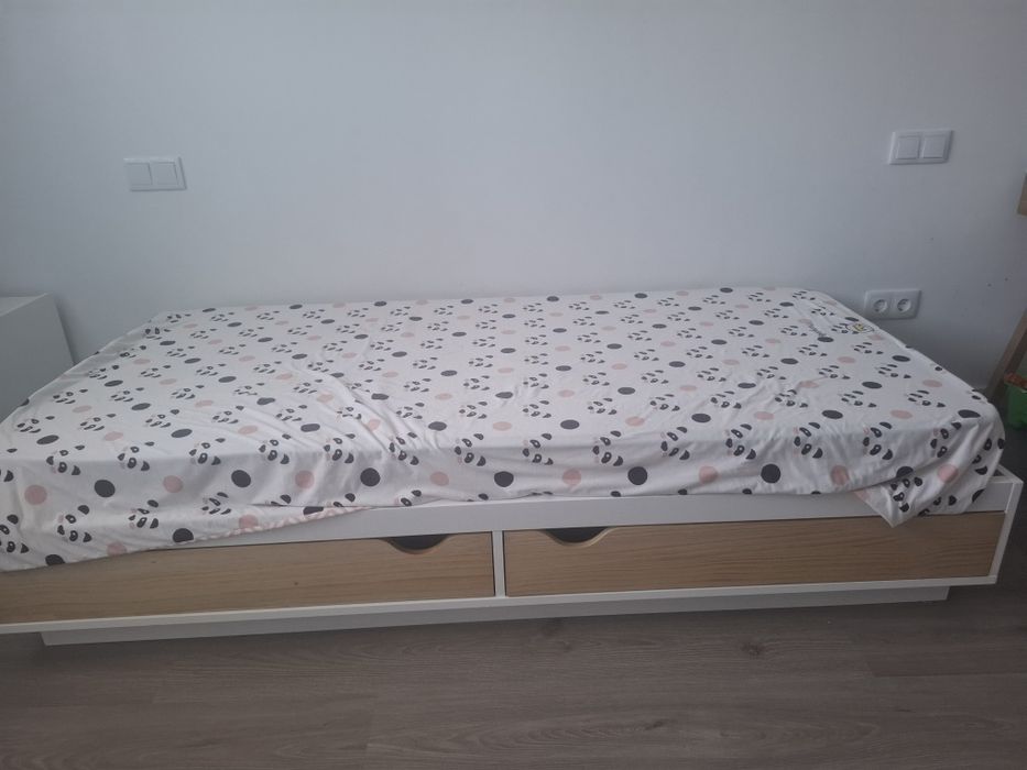 Cama de criança com gavetas 90x190 pouco uso