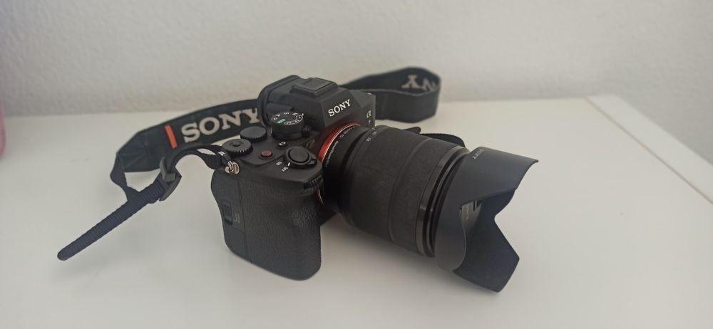 Máquina mirrorless Sony A7IV