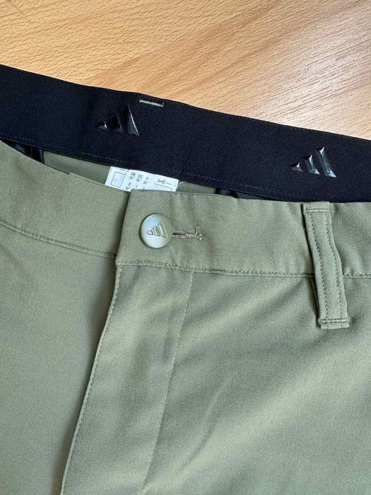 Шорти Adidas M розмір