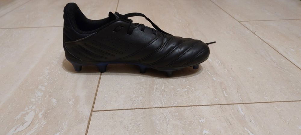 Korki- skórzane buty do piłki nożnej