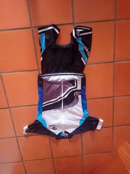Vendo roupa de ciclismo