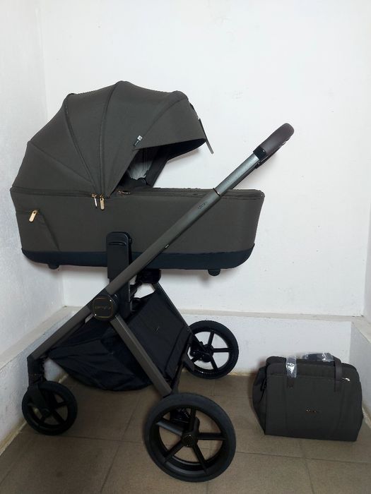 Коляска CARRELLO ULTRA новий колір 2026 року