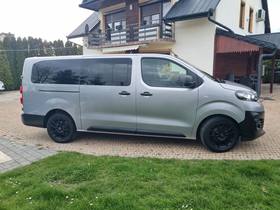 Opel Vivaro LONG 140000km!!! 9-Osob Nadmuchy Sufit Oryginal Sprowadz Niemiec zarej