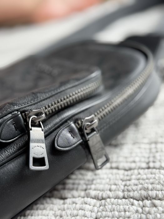 Coach Ethan Pack in Signature Canvas. Слинг. Как новый.