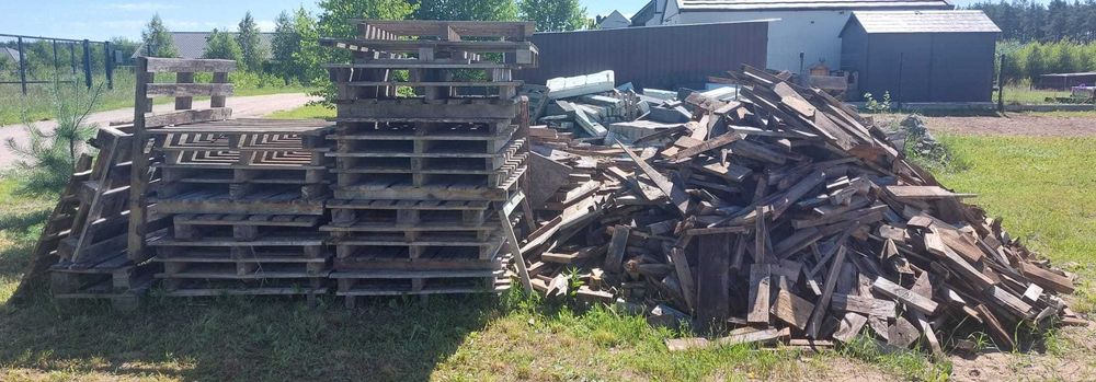 Drewno opałowe, palety, deski i słupki po budowie - około 4-5m