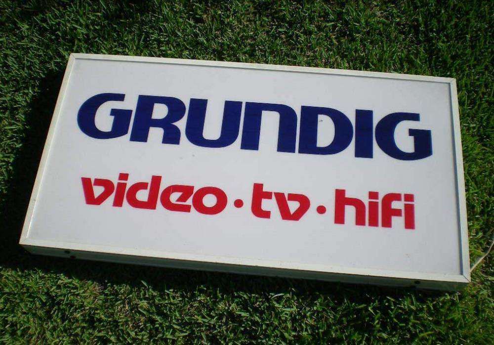 Reclamo publicitário luminoso Grundig máquinas TV vídeo HI FI