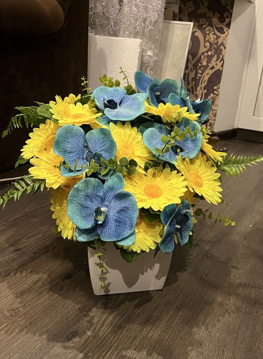 Квіткові композиції для вшанування пам’яті та поминальних дат