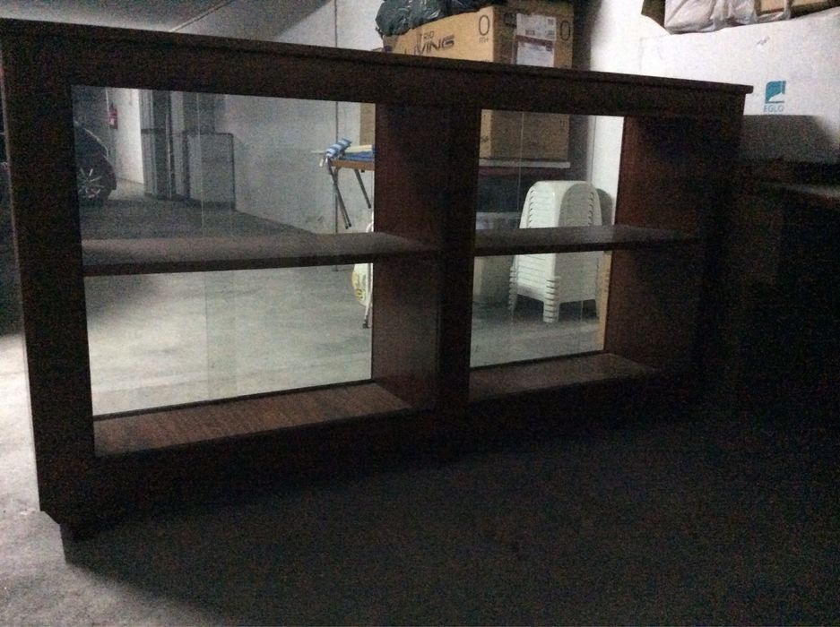 Movel vitrine e aparador