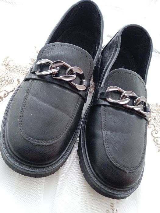 Продам лофери в ідеальному стані