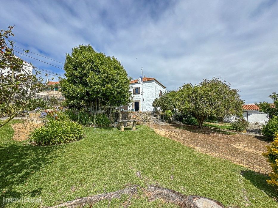 T2+1 Villa, Rustic, Detached, Located in Baleia, Mafra
