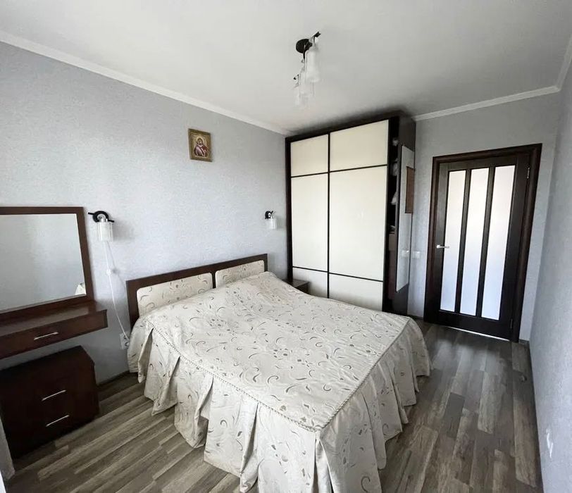 Продаж трикімнатної квартири в центрі міста (л1)