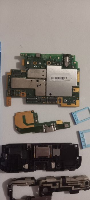Xiaomi Redmi 6a  на запчастини