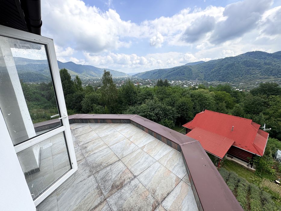 Будинок 421 м2 з ділянкою в с. Тюдів під житло чи готель