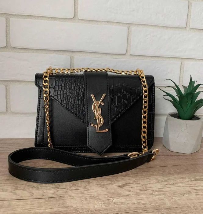 Жіноча женская небольшая стильная белая чернаяі сумка клатч рептилія