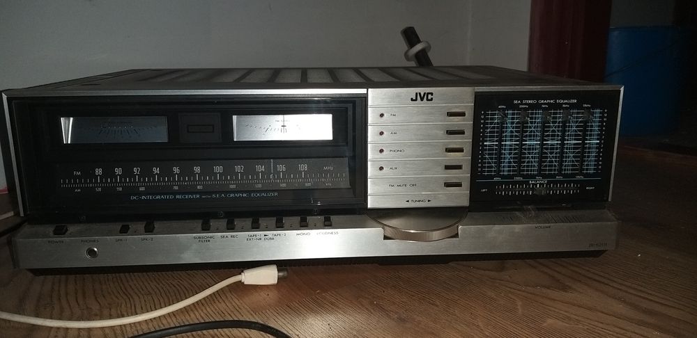 Ampituner JVC JR-S201