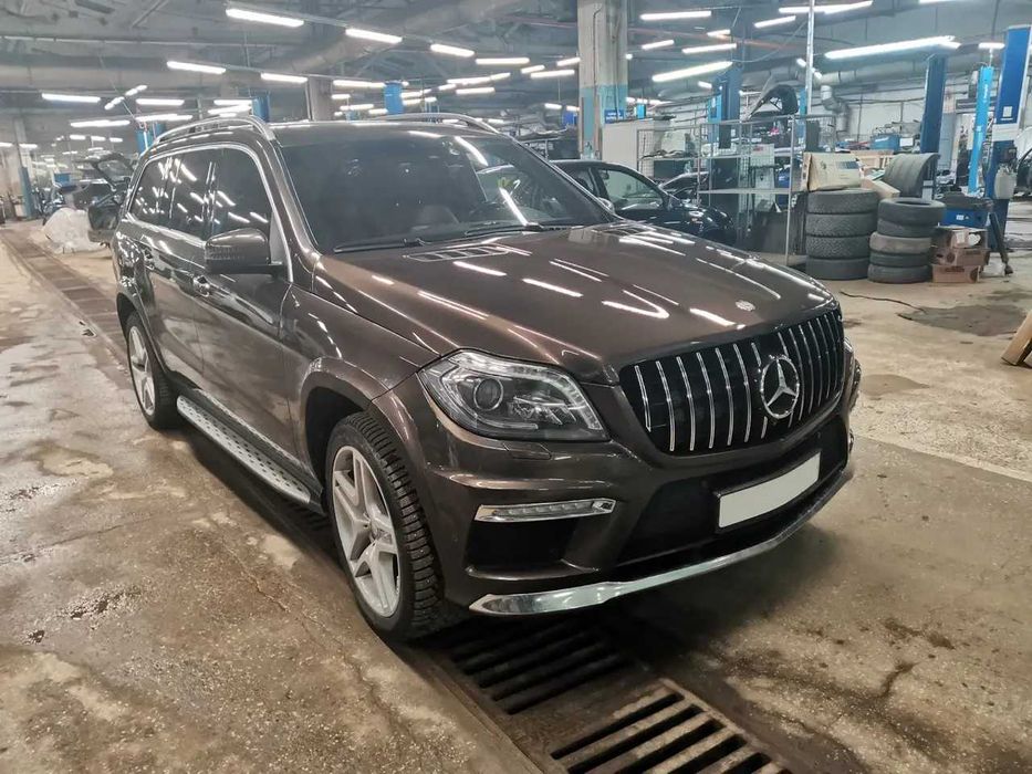 Решетка радиатора mercedes GL X166 2012-2015год.GT Chrome Black