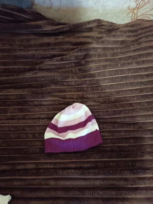 Віддам головні убори та шарфи для діток