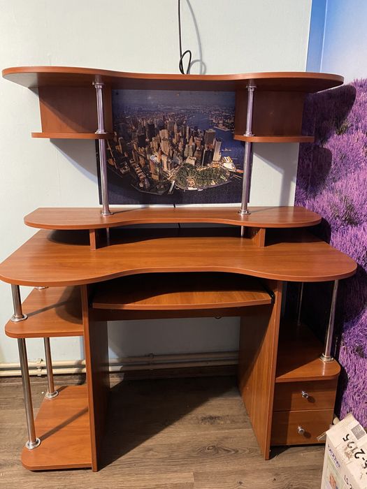 Комп‘ютерний стіл