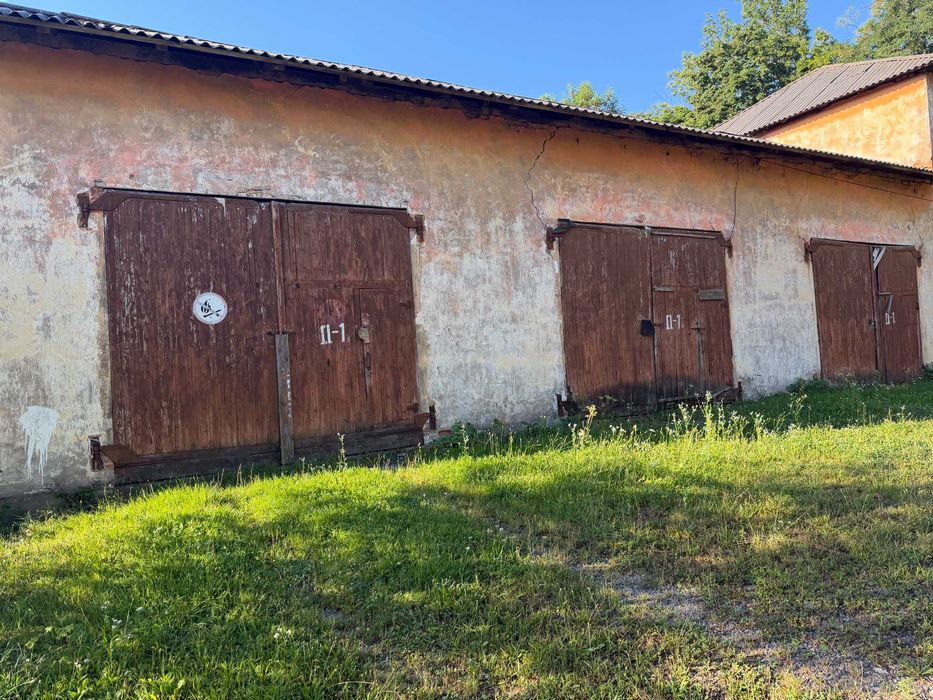 Виробничо-складський комплекс 533 м² на ділянці 1,25 га (м. Кіцмань)
