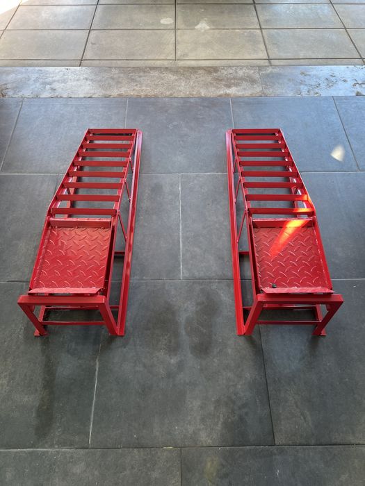 Par de Rampas Hidráulicas para Carro (Capacidade 2 Ton / Macacos 5T)