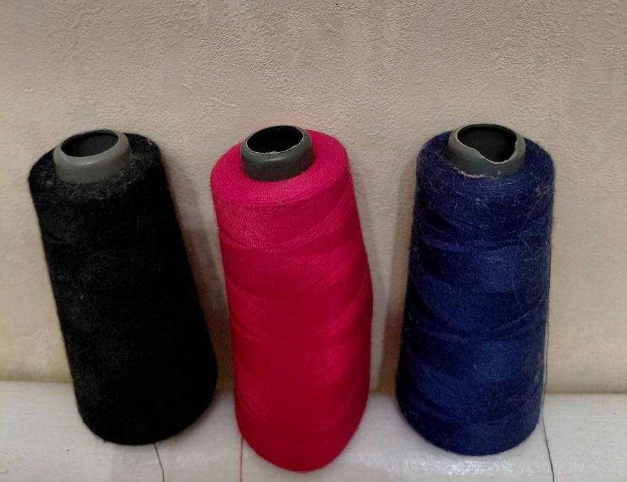 Нитка швейна  в бобіні