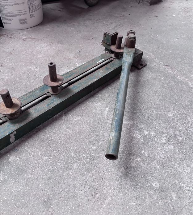 Máquina de moldar ferro manual