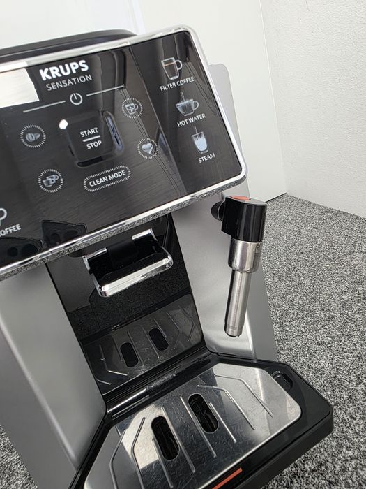 Máquina de Café Automática KRUPS EA910E10 Sensation