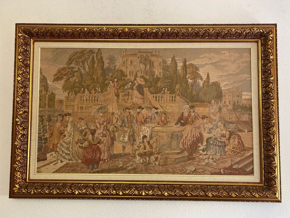 Quadro com moldura dourada