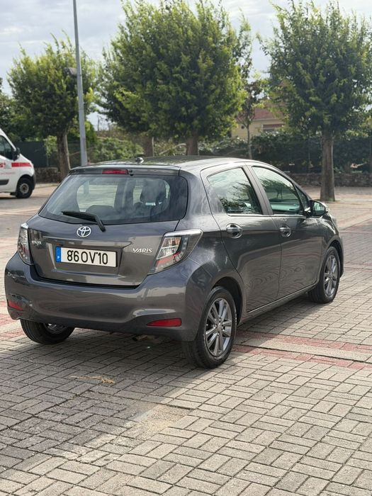 Vendo Toyota Yaris em ótimo estado