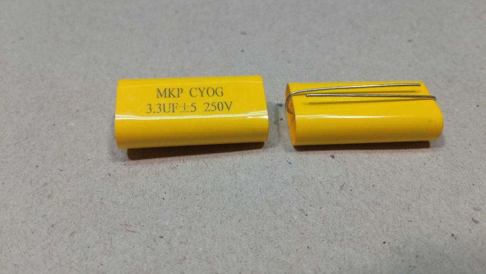 Конденсатор поліпропіленовий аксіальний 2,2-33 мкФ/250 В.