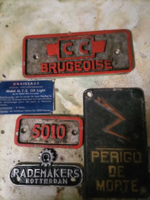 Placas maquinaria, Mobil,etc