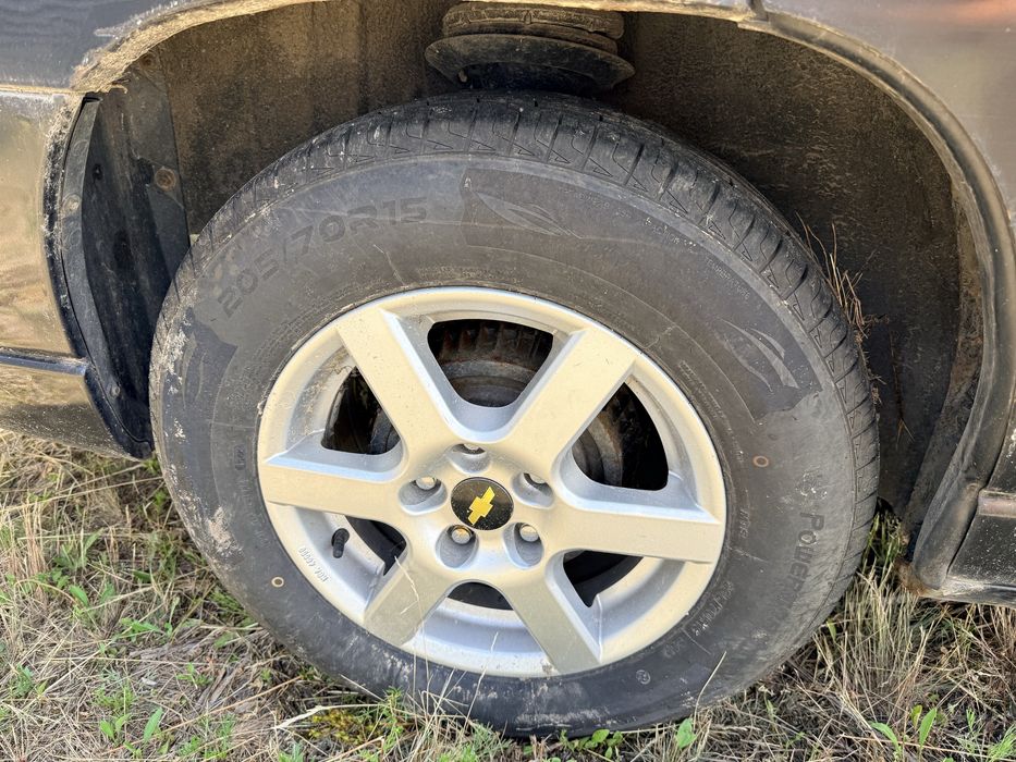 Диски з гумою 205/70 R15 chevrolet 5x115 літні покришки
