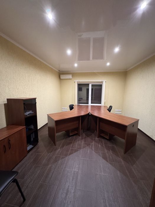 Продам офісно-житловий комплекс із меблями та технікою, Площа 614 м.кв, земельна ділянка 0,2932 Га, 10 хв від Кривого Рогу , Червоні Поди