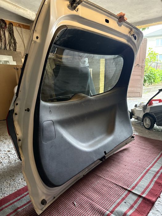 Klapa tyl Honda HR-V biala perla 2018