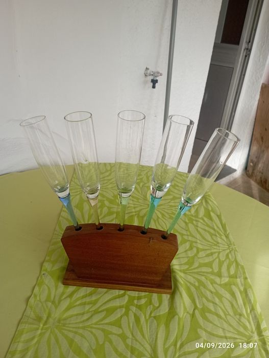 Belíssimo jogo de champanhe