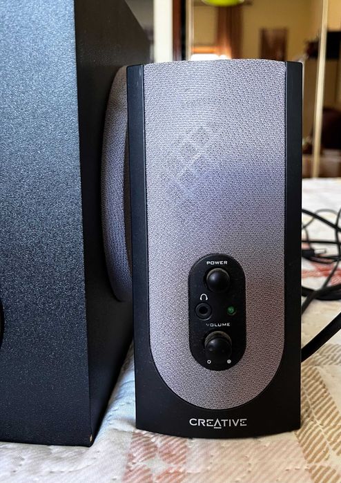 Colunas Creative SBS380 2.1 - Para Peças ou Reparação