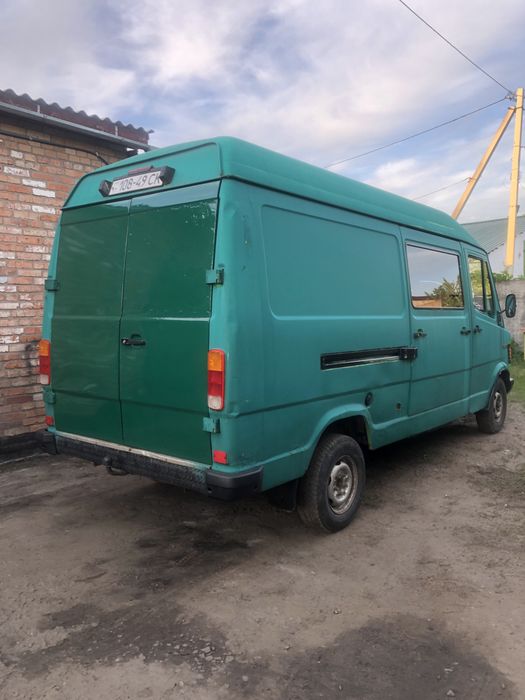 Мерседес 208,т1 дв 2,3 дизель