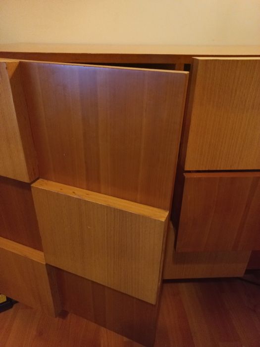 Armário de sala em madeira