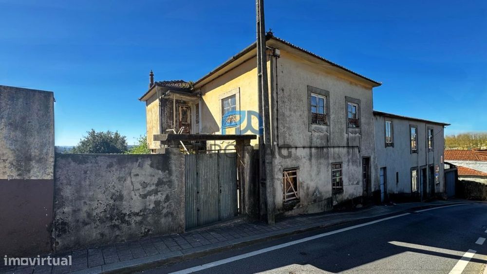 INVESTIMENTO: MORADIA para Remodelação T4 no Souto, São Cosme