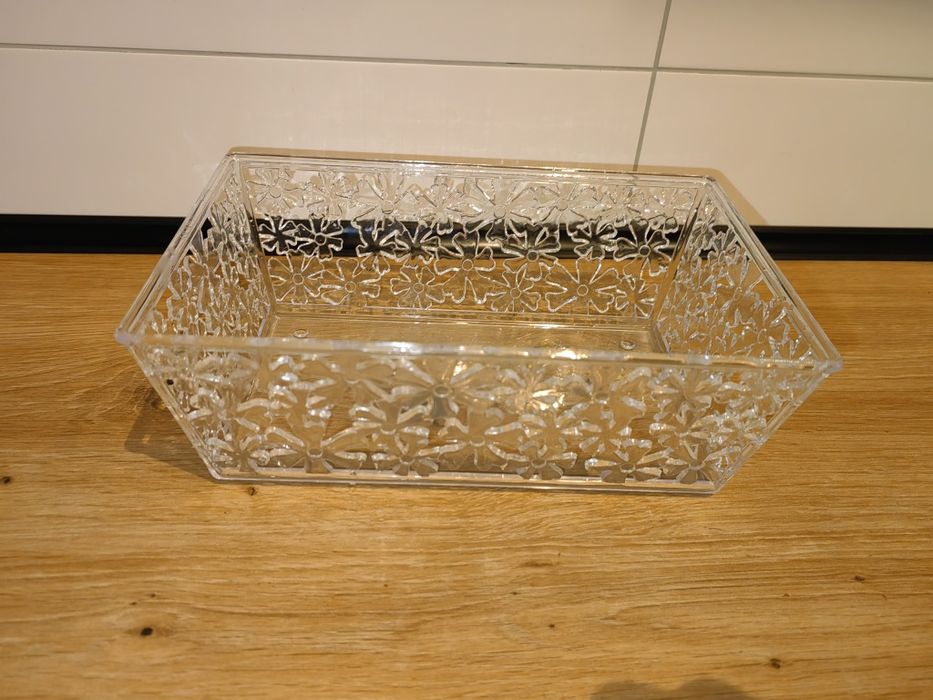 Pojemnik ażurowy do pszechowywania.