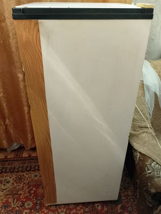 Продам холодильник Донбас, працює.