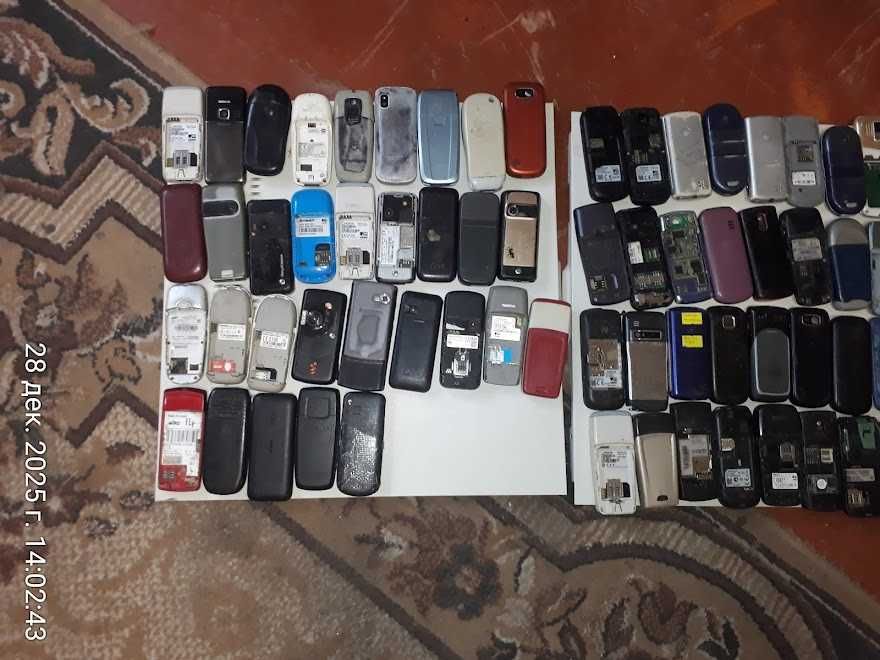 Телефоны ( 100шт.)